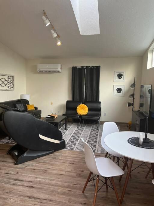 לונגוויו Paradise Oasis Near Lake *Full Body Massage Chair* מראה חיצוני תמונה